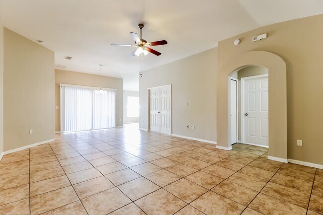 Foto del edificio - 30842 Midtown Ct