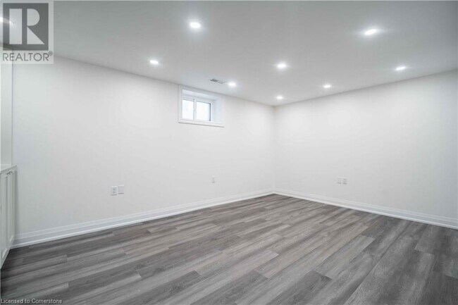 Photo du bâtiment - 356 E 17th St