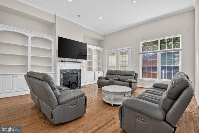 Foto del edificio - 11432 Cedar Ridge Dr