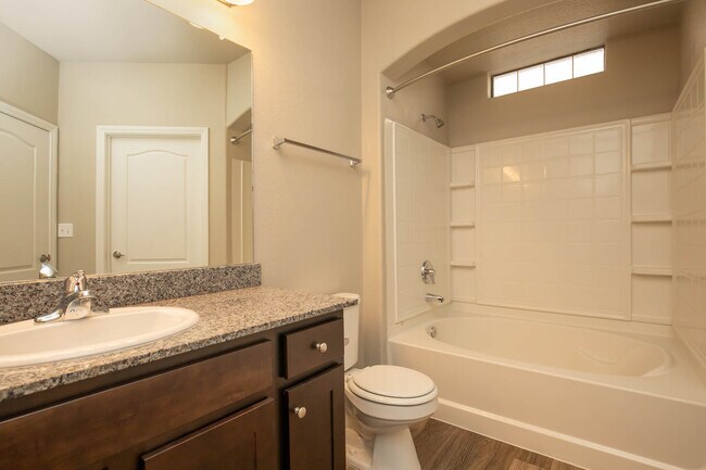 Flamingo Lower-Renovated 959 SQFT 2 Bed 2 Bath - The Cantera by Picerne