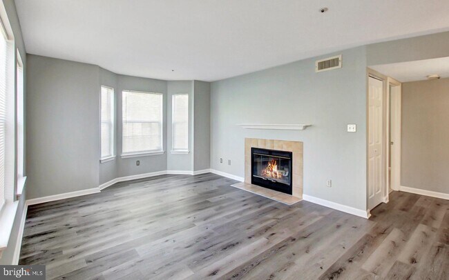 Foto del edificio - 14002 Lord Marlborough Pl