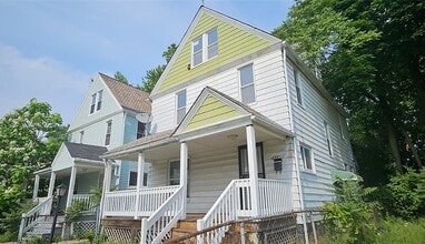 Building Photo - 581 E 114th St