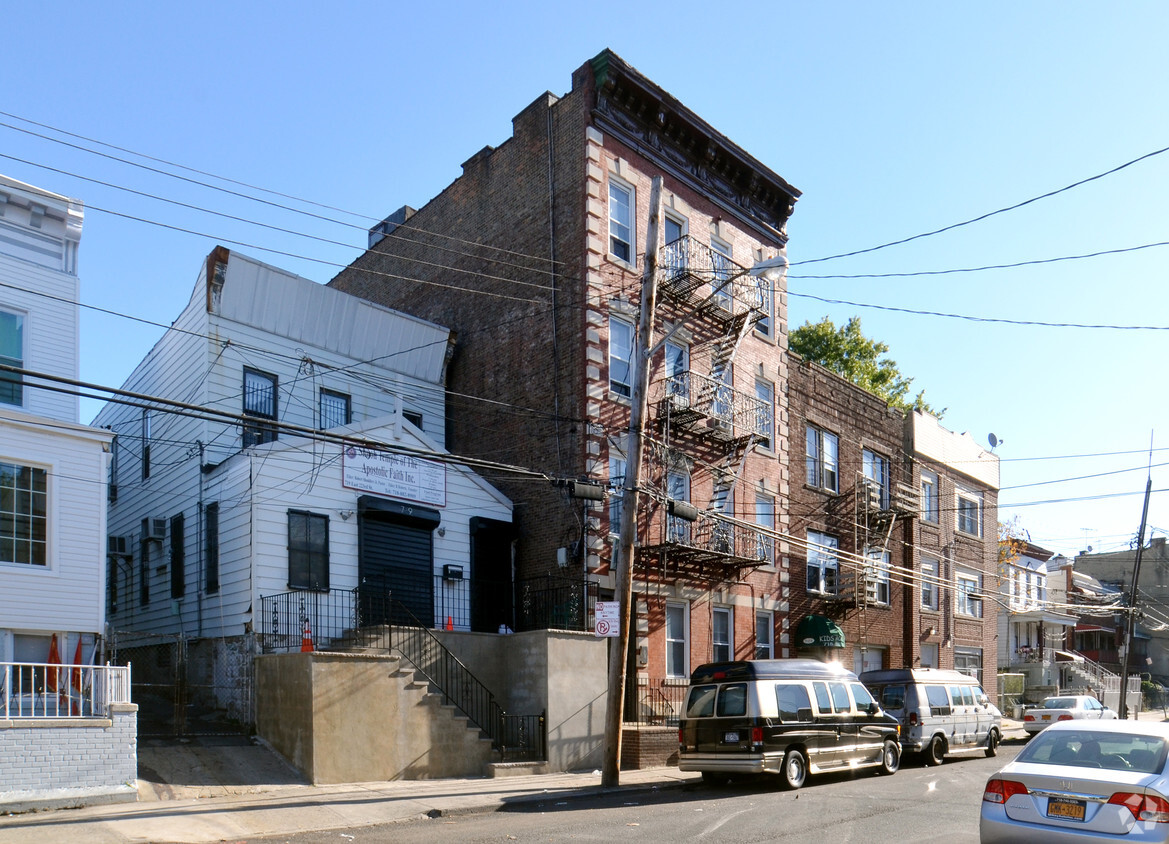 Building Photo - 721 E 223rd St