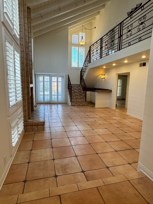 Building Photo - Wonderful Family Home in Mandalay Shores –...