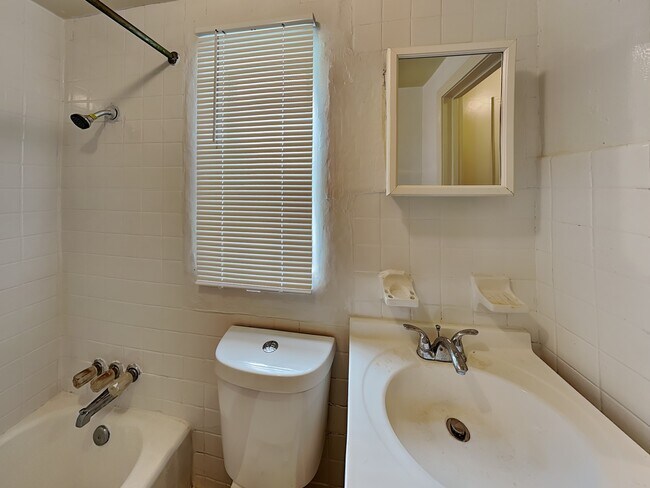 Foto del edificio - 428 Nixon ST