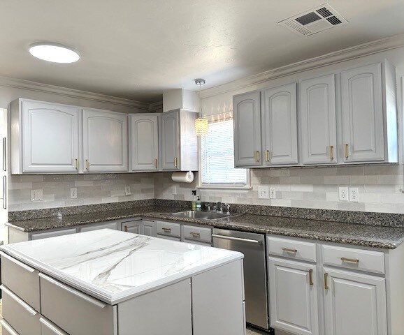 Foto del edificio - 3615 N Westmont St