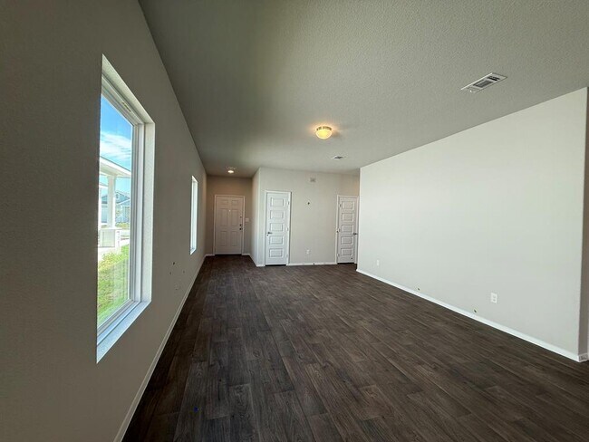 Foto del edificio - 2705 Totley Rd