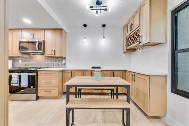 Foto del edificio - 21782 Brookhurst St