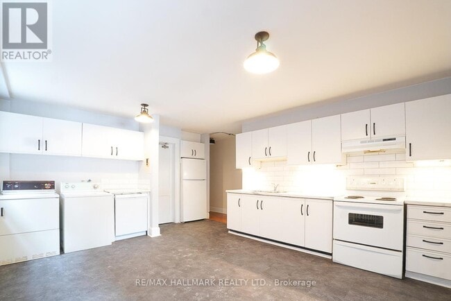 Photo du bâtiment - 44 Scarboro Beach Blvd