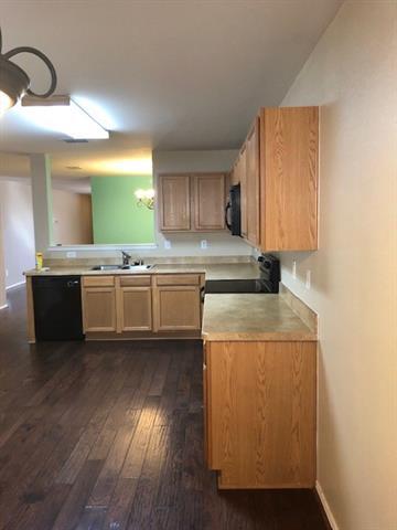 Foto del edificio - 13201 Cleburne Dr