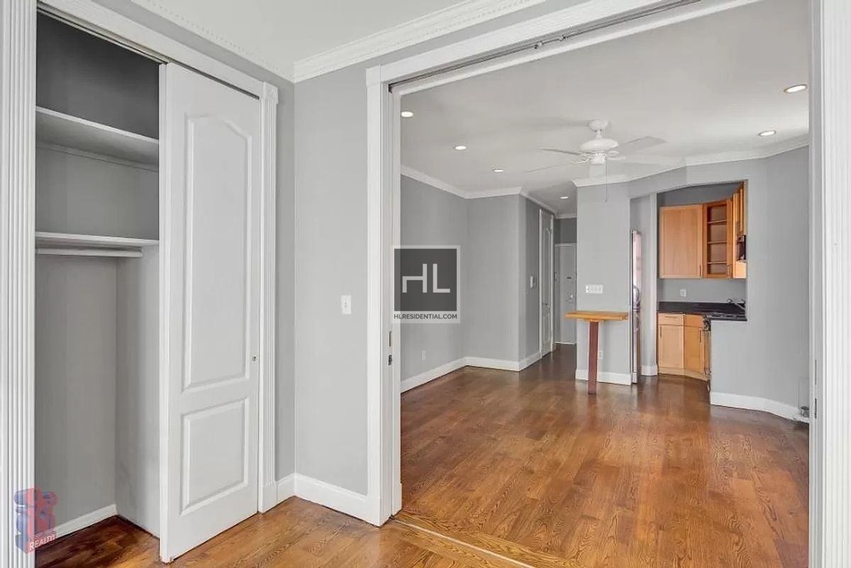 Foto principal - East 25th Street