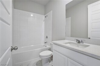 Building Photo - 44300 Saddlewood Ct