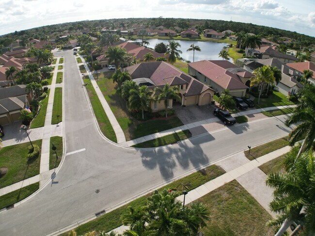 Foto del edificio - 855 SW Grand Reserves Blvd