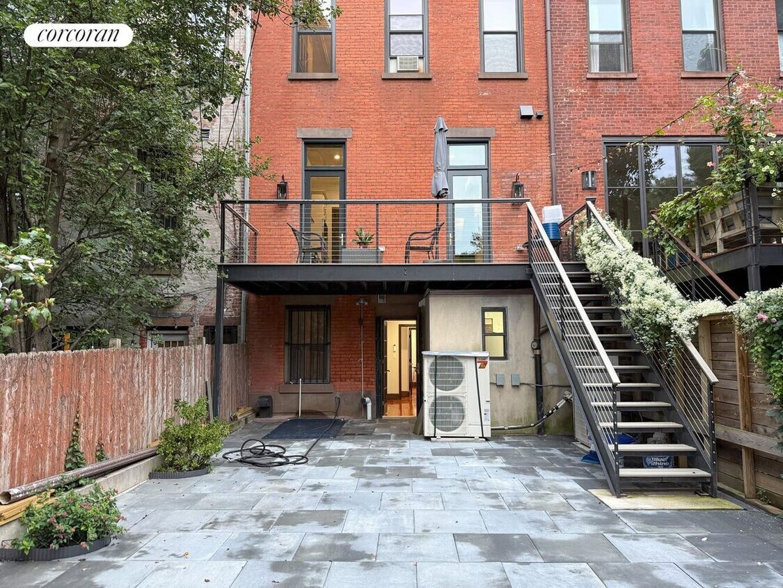 Foto principal - 152 6th Ave