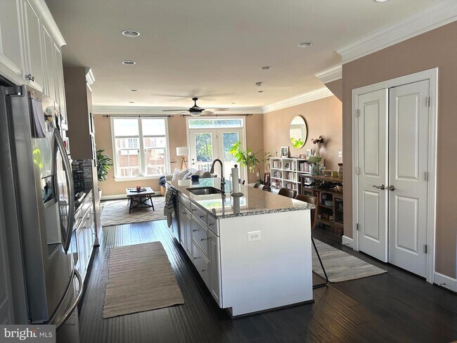 Foto del edificio - 3697 Ambrose Hills Rd