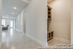 Building Photo - 1114 Aidenbaum