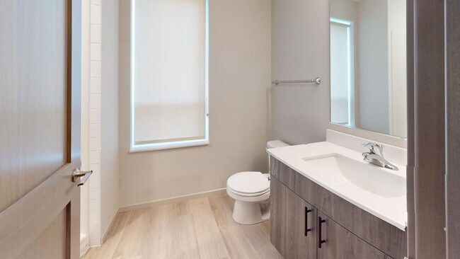 Foto del edificio - 6th St Triplex