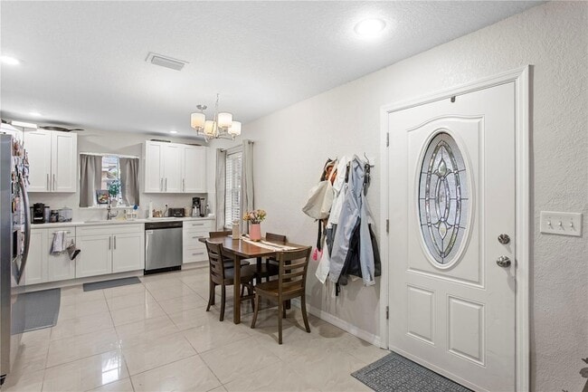 Foto del edificio - 4215 W Bay Vista Ave