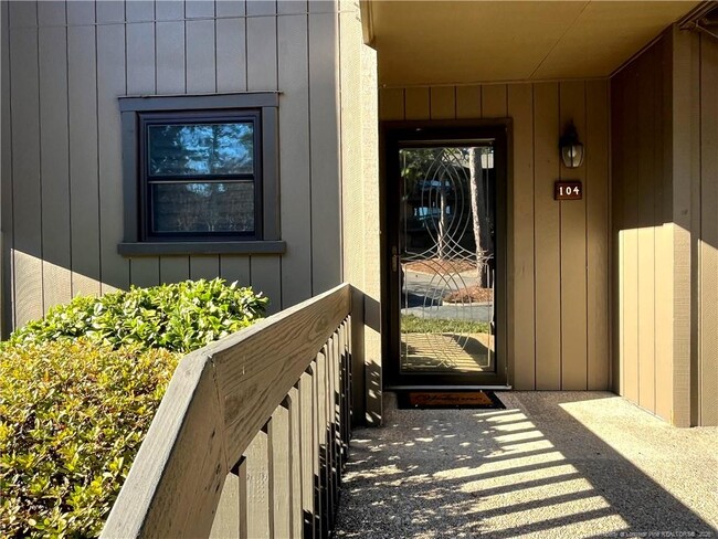 Building Photo - 250 Sugar Gum Ln