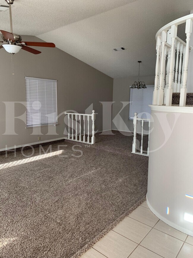 Foto del edificio - 7475 Babbs Ct