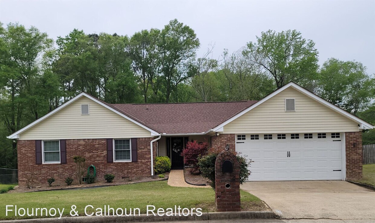 3 br, 2 bath House 6700 Ironstone Drive House Rental in Columbus