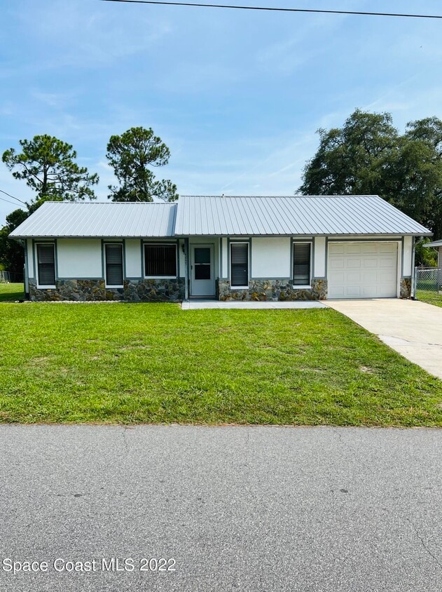 Primary Photo - 4897 Bridge Rd