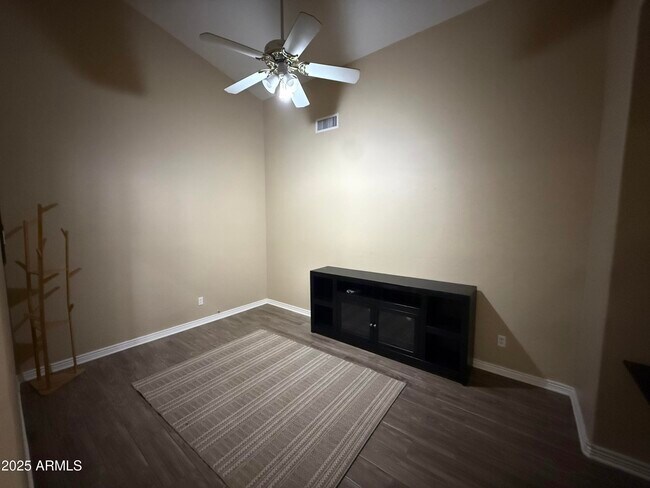 Foto del edificio - 3803 E Grandview Rd