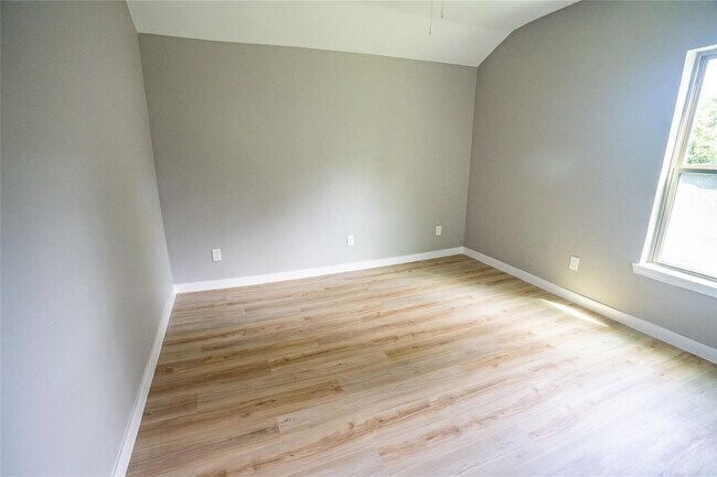Foto del edificio - 3118 Memel St
