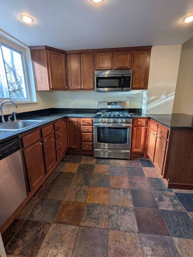 Foto del edificio - 4 Bedroom, 2 Bathroom Single Family Home (Mt. Washington)