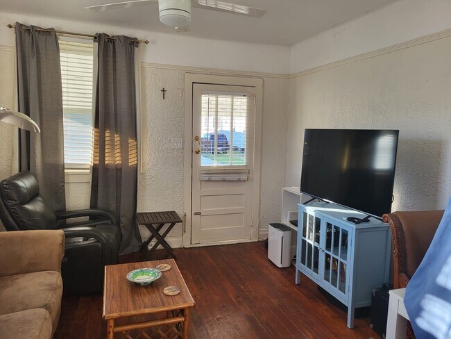 Foto del edificio - 3613 W Metairie Ave N