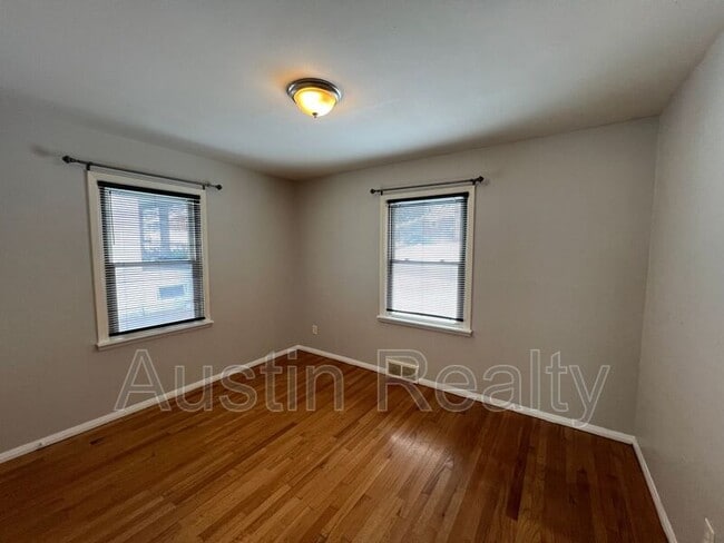 Building Photo - 10117 Niblic Dr