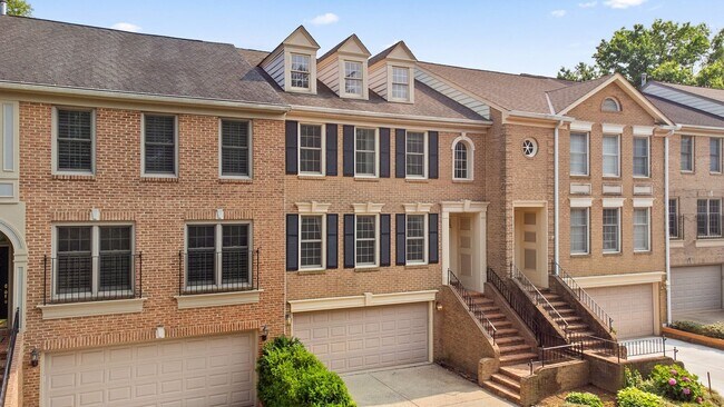 Foto del edificio - 3 Bed 2 Full Bath/2 Half Bath - Rockville Townhouse - Move In Ready