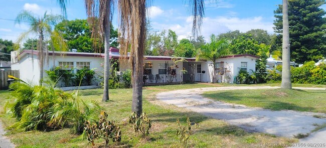 Foto del edificio - 213 SW 3rd Pl