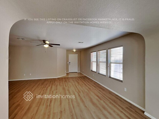 Foto del edificio - 10749 W Carlota Ln