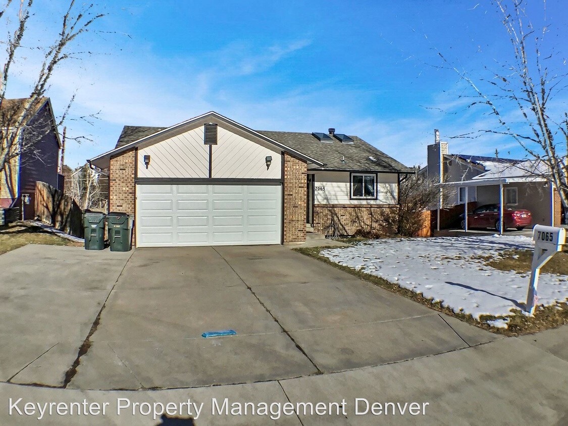 Foto principal - 4 br, 2 bath House - 7065 W Kentucky Ave