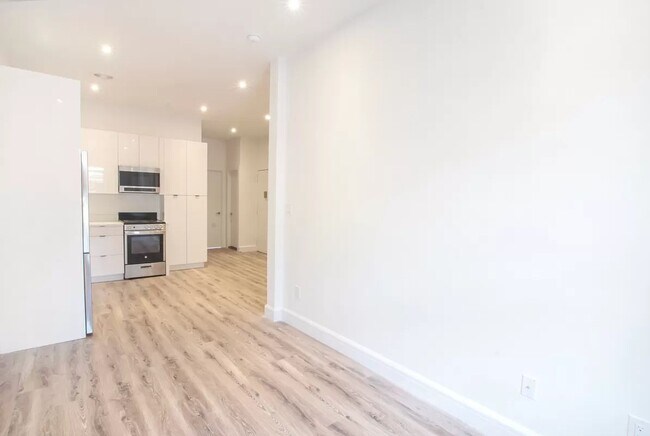 Building Photo - 1446 Myrtle Avenue