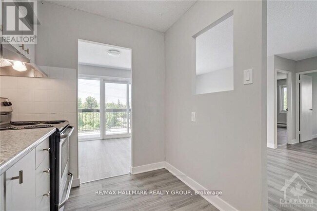 Photo du bâtiment - 158C McArthur Ave.