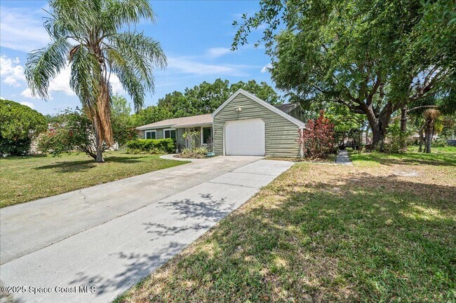 Foto del edificio - 1313 Ethel Cir NE