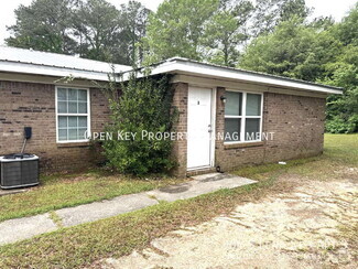 Building Photo - 904 S Lena St