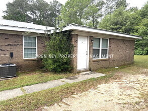 Building Photo - 904 S Lena St