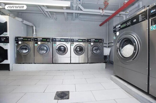 Foto del edificio - 45 W 139th St