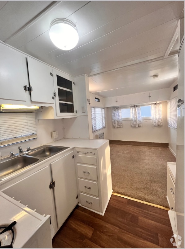 Building Photo - 15012 Lemoli Ave