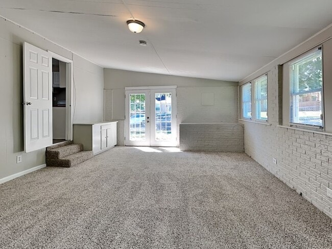 Building Photo - 4911 Anntana Ave