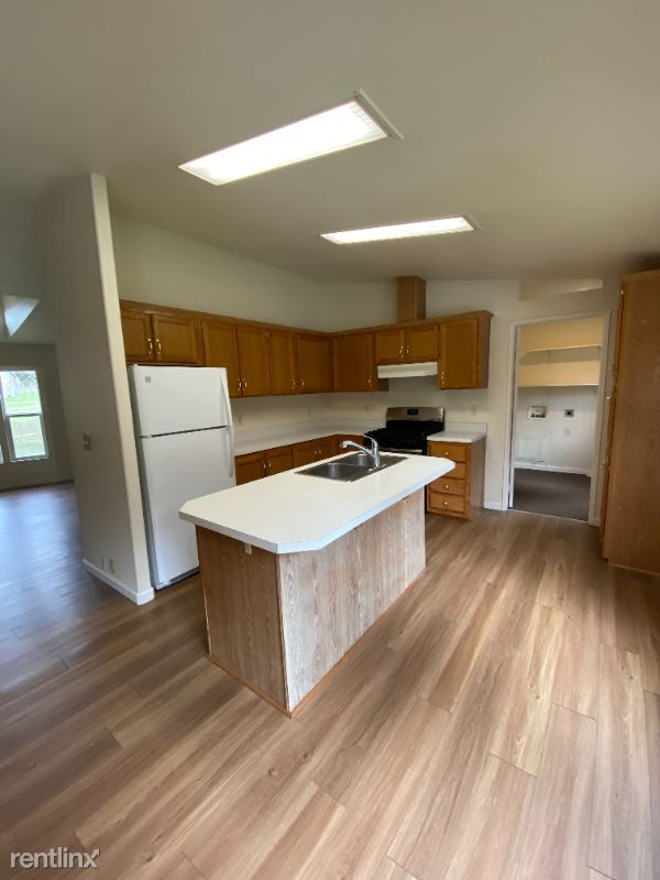 Building Photo - 30751 Baxman Ln