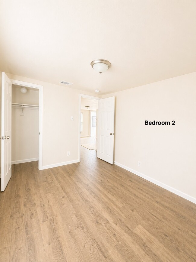 Building Photo - 824 Karnes St