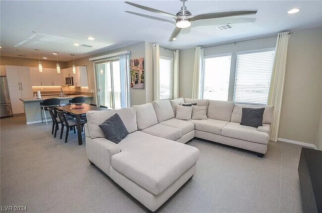 Foto del edificio - 11236 Rainbow Peak Ave