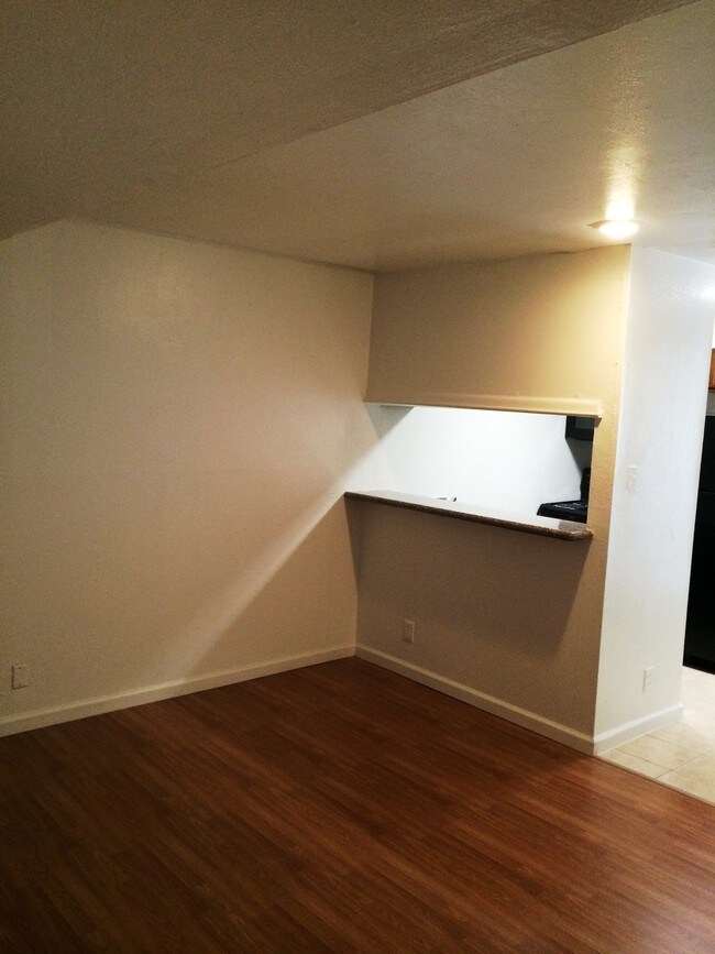 San Gabriel Square Apartments Rentals Austin, TX