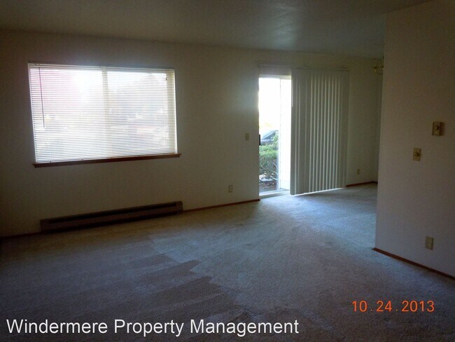 Building Photo - 5705 Hendrickson Ave