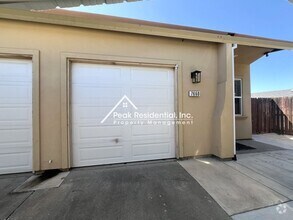 Building Photo - 7660 Lisa Ann Ct