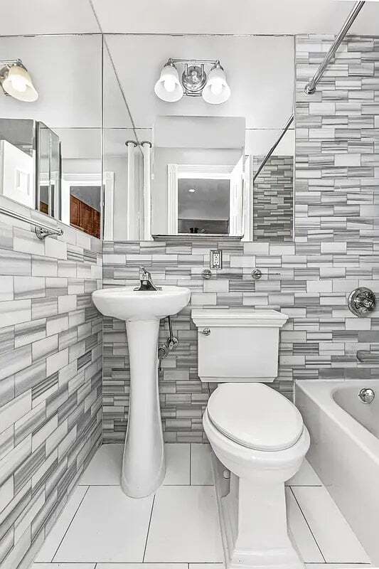 Foto del edificio - 273 W 10th St